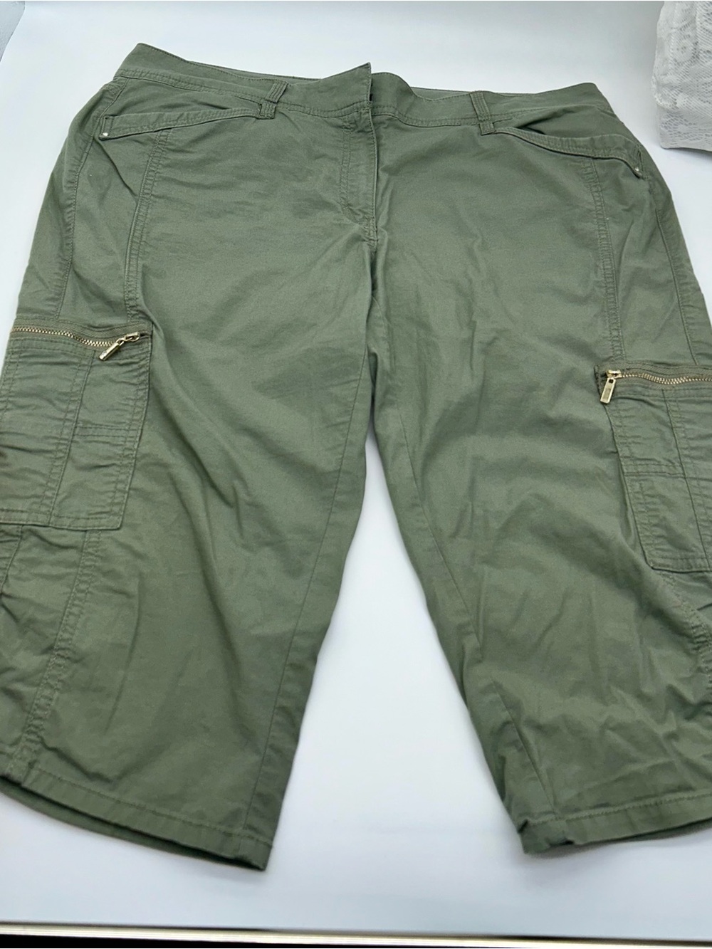 White House Black Market coastal nautical preppy Olive Green Cargo style shorts